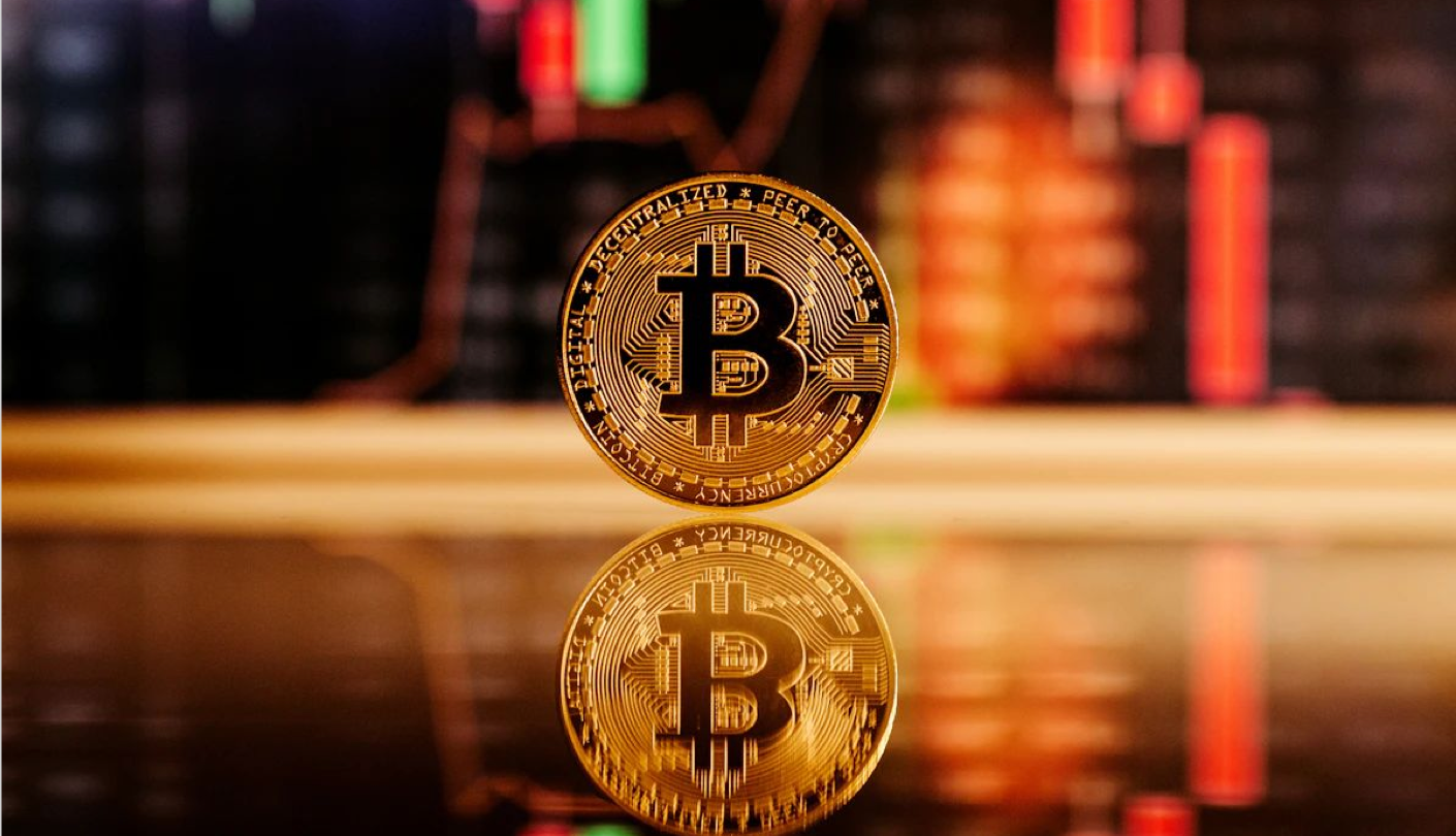 比特币ETF单日净流出近9亿，机构调仓信号浮现