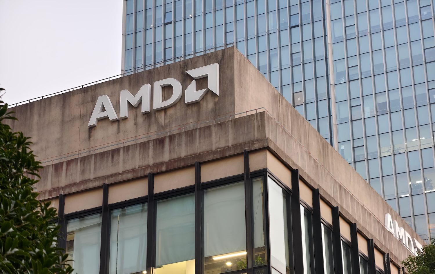 AMD Helios登场，微软入局挑战英伟达霸权