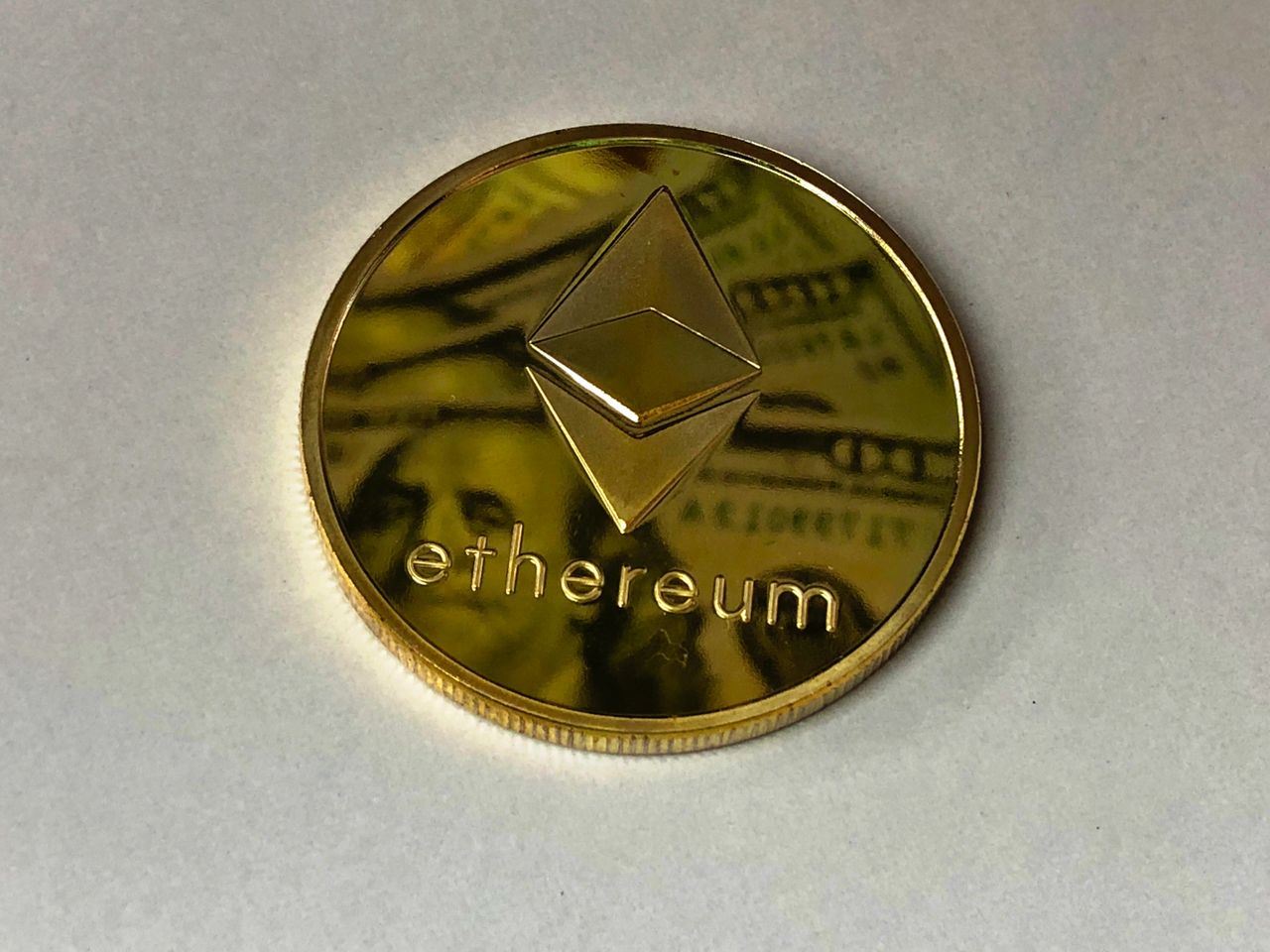 BitMine增持ETH至592万枚，质押占比逼近12%