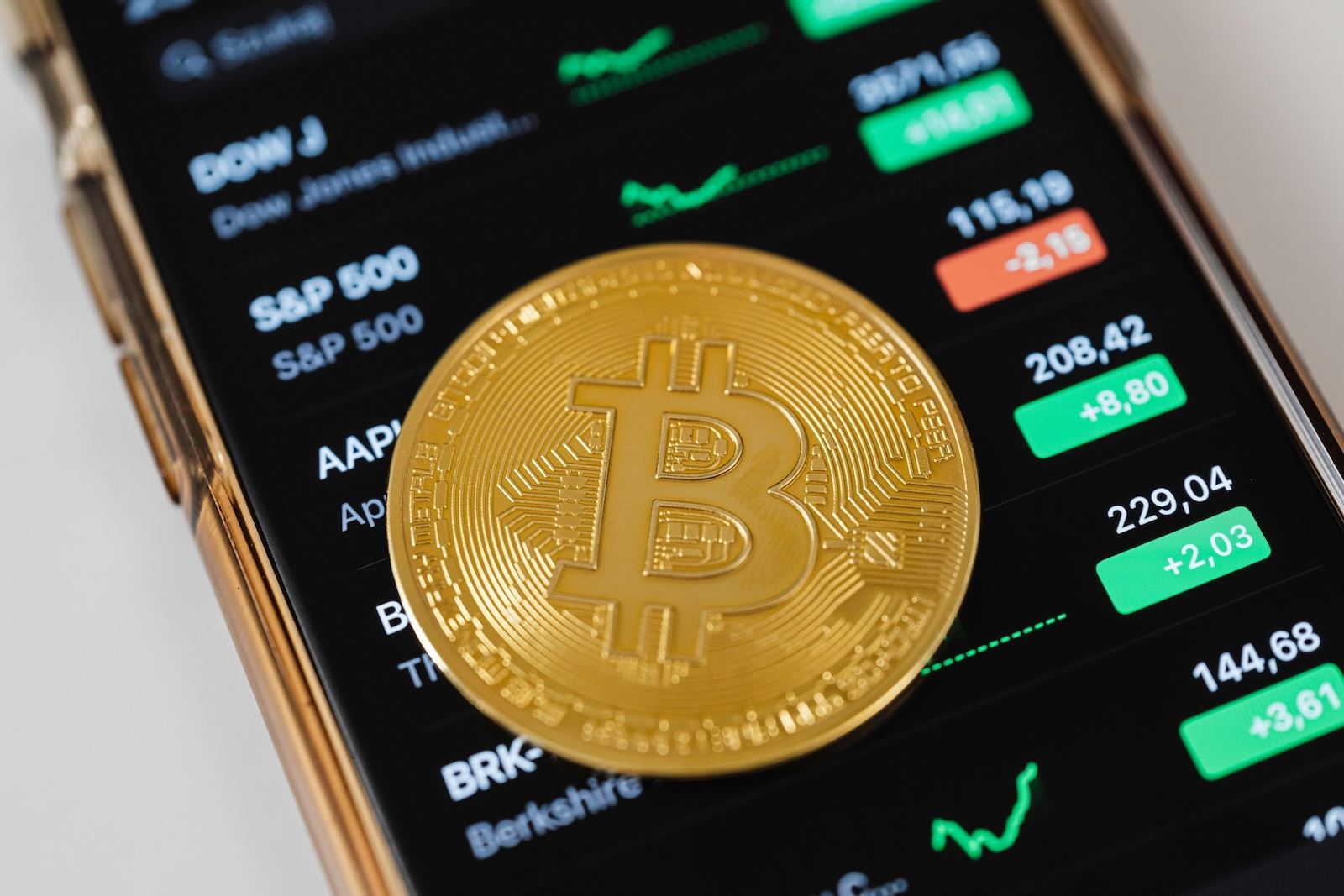 比特币回落至8.5万美元区间，实际利率成关键变量